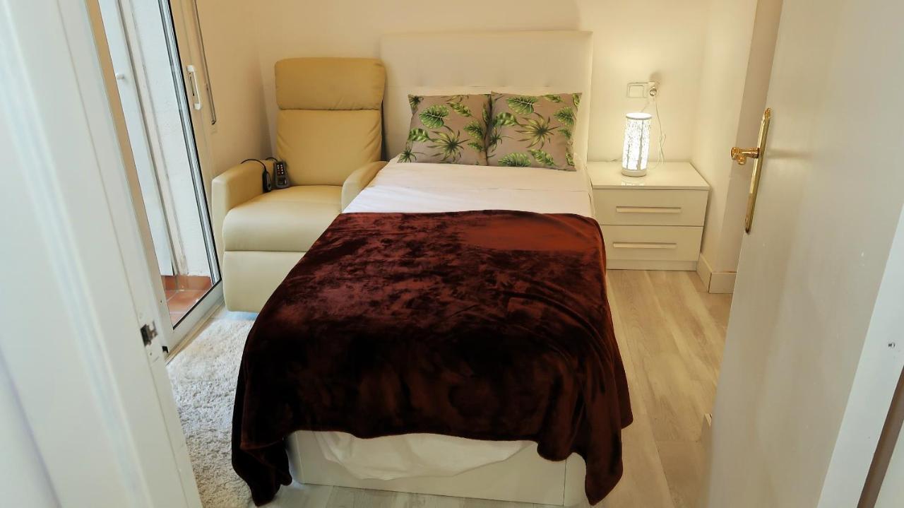 Entire Apartment , 2 Bedrooms Newly Remodeled Center Sitges Barcelona Esterno foto