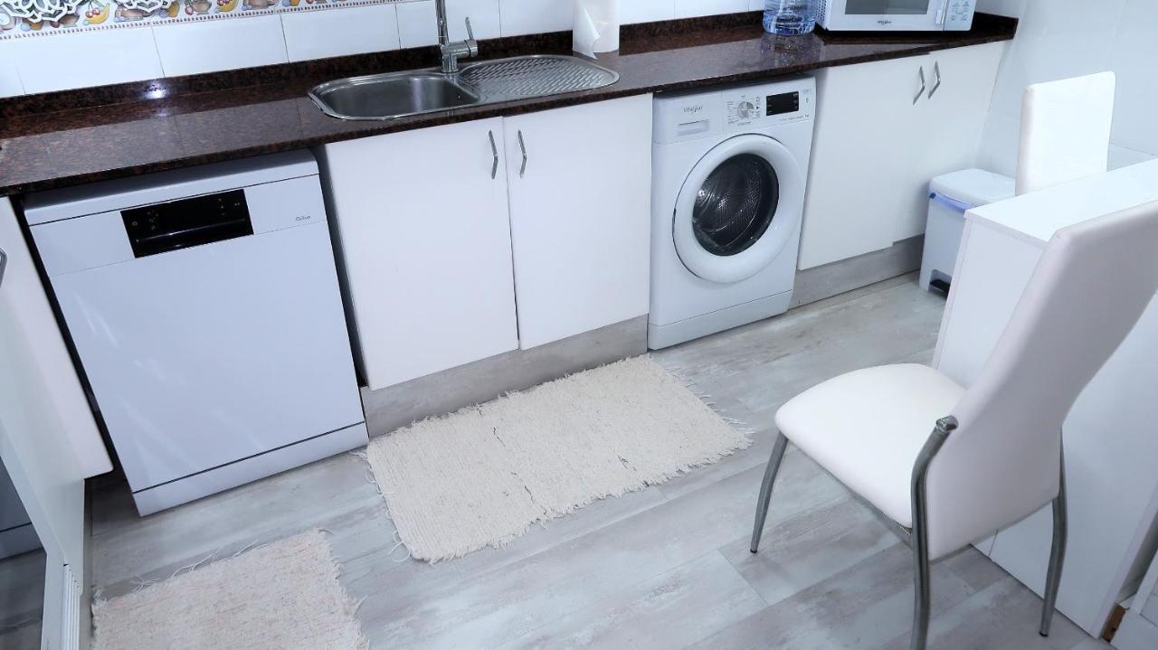 Entire Apartment , 2 Bedrooms Newly Remodeled Center Sitges Barcelona Esterno foto